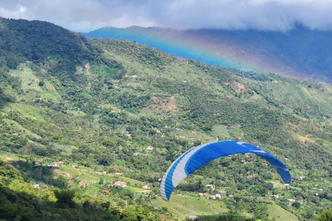 Aventura de parapente em Cocorná saindo de Medellín ou Guatapé