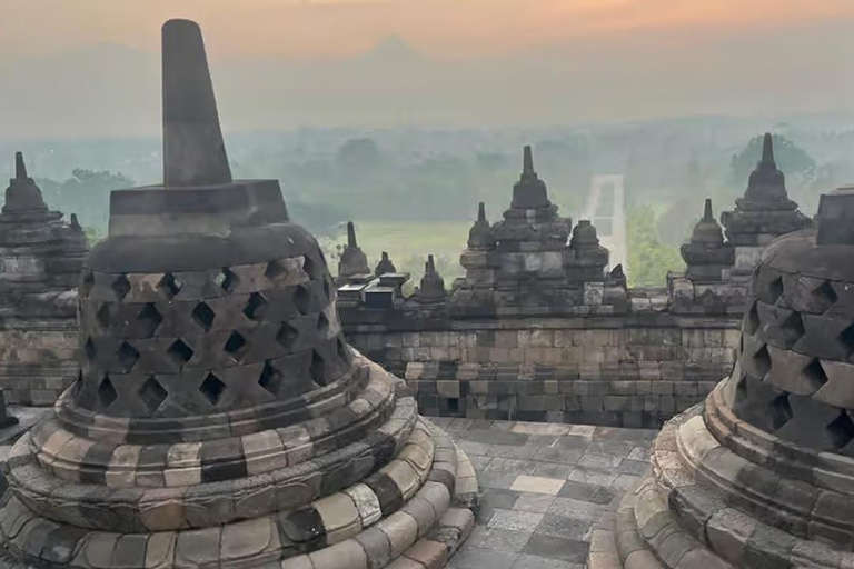 Yogyakarta: 4-Day Guided Tour with Meals and Transfers