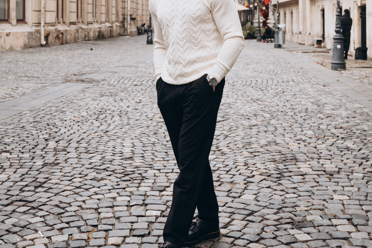 Bucharest: Essential Photo Session in the Charming Streets