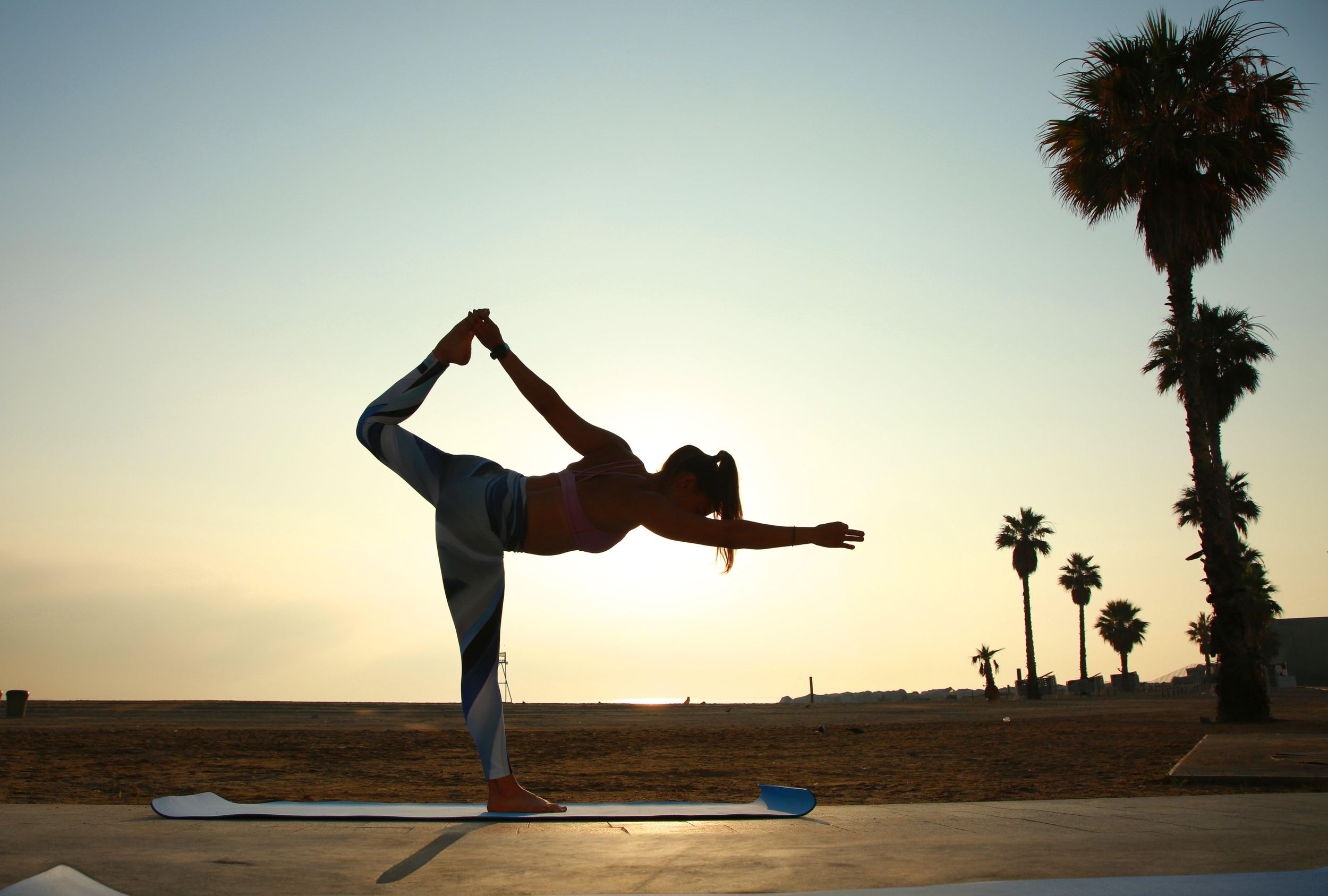 Barcelona: Yoga, Almuerzo Ligero Saludable y Experiencia Náutica