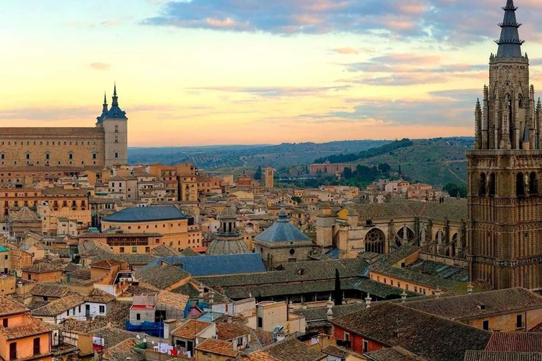 Segovia e Toledo: partenza da Madrid con visita all&#039;Alcazar