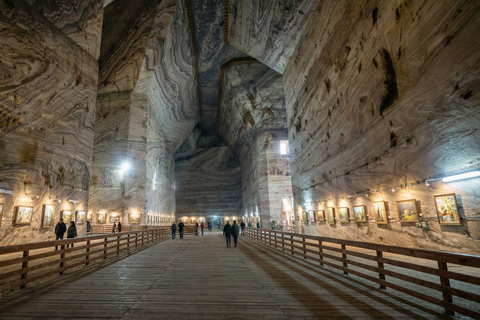 Dracula's Tomb & Slanic Salt Mine Tour from Bucharest Ghid audio în 24 de limbi