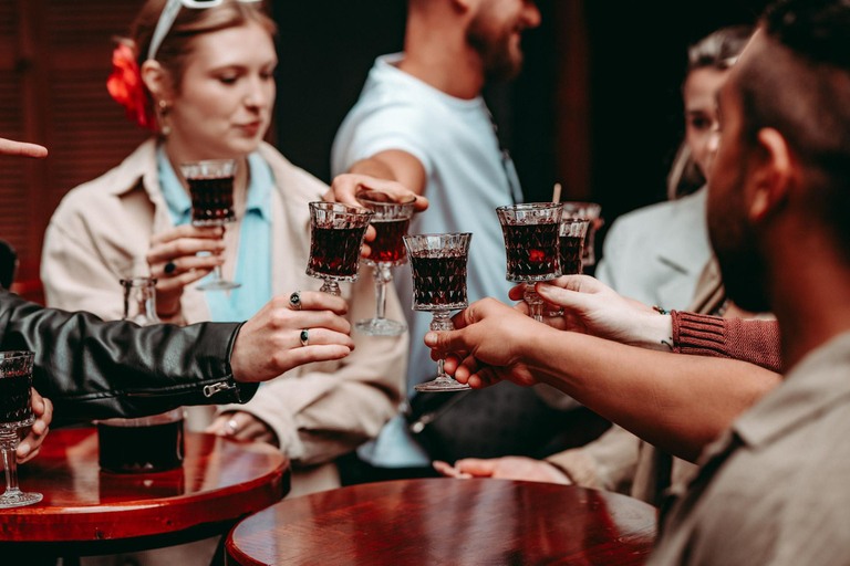 Krakau: Kneipentour am Tag mit 1 Stunde offener Bar &amp; KaraokeKrakau: Kneipentour am Tag mit 1 Stunde offener Bar und Karaoke