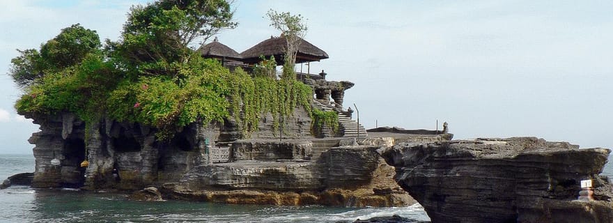 Temple de Tanah Lot avec visite d'Ubud et observation de la danse Kecak
