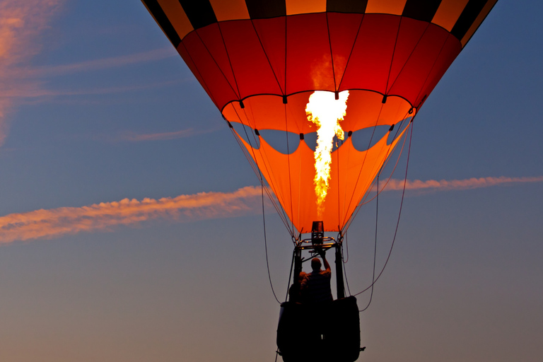 Wadi Rum: Hot Air Balloon Flight with Pickup