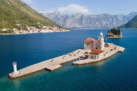 Depuis Budva : Baie de Boka avec un guide polonais