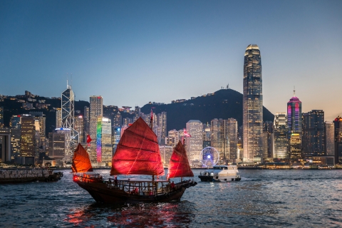Hongkong: Victoria Harbour Antike BootstourSymphony of Lights Night Tour