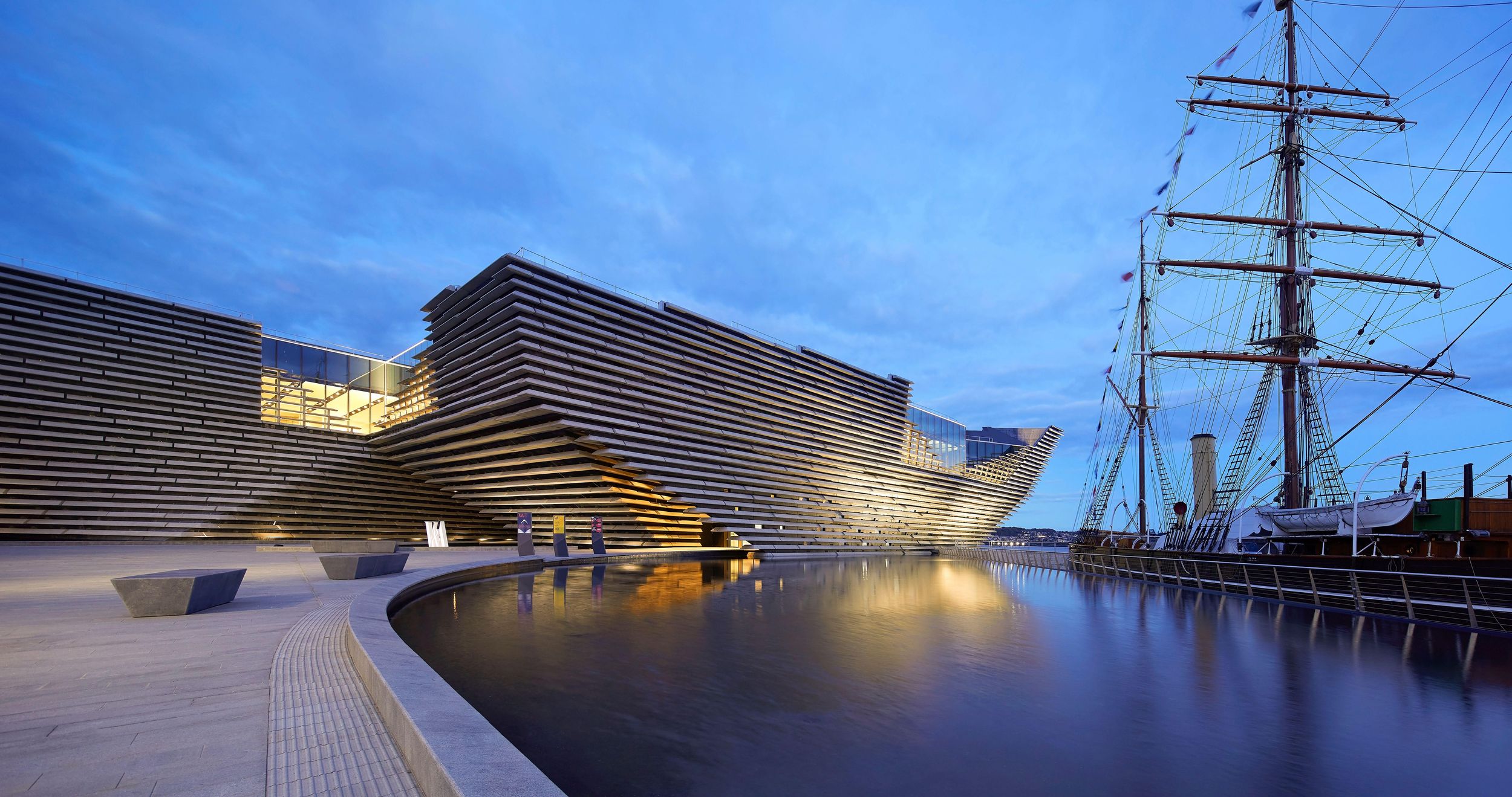 Dundee: V&A: Eintrittskarte für die Ausstellung „Catwalk: The Art of the Fashion Show“
