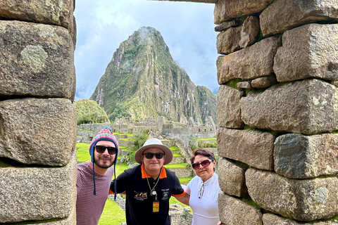 Cusco5-d: RainbowMountain, Humantaylake&Machu Picchu |All in