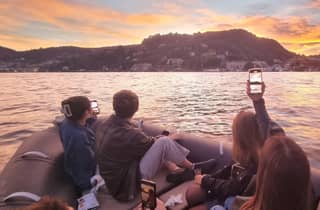Comer See: Aperitivo-Kreuzfahrt mit Prosecco bei Sonnenuntergang