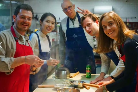 Shanghai: Chinese Cooking Class with Michelin Chef
