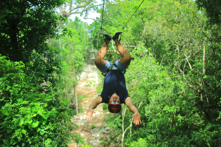 Vanuit Cancún: ATV, Zipline &amp; Cenote Tour met Vervoer