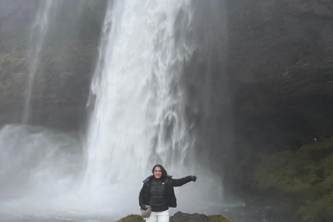 South Shore Adventure by 4x4 in Spanish with Professional Photos Iceland's South Shore in a 4x4 in Spanish with Professional Photos