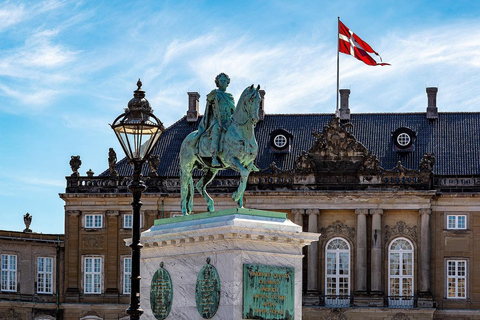 Copenhagen: Amalienborg Palace Museum Entry Ticket