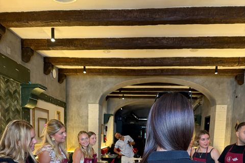 Segredos napolitanos: aula de massa e tiramisù para amantes da gastronomiaSegredos Napolitanos: Aula de Massa e Tiramisù para quem curte comida