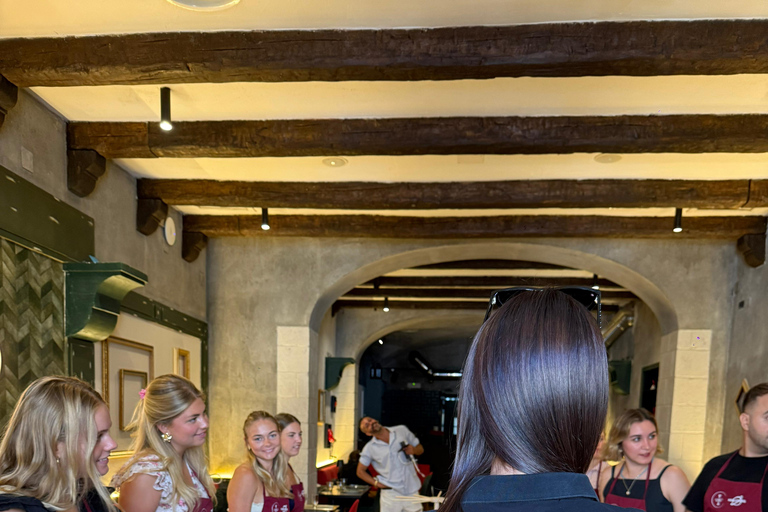 Segredos napolitanos: aula de massa e tiramisù para amantes da gastronomiaSegredos Napolitanos: Aula de Massa e Tiramisù para quem curte comida