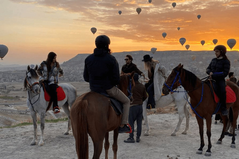 Randonnée à cheval en Cappadoce - Ferme équestre de CappadoceRandonnée à cheval en Cappadoce