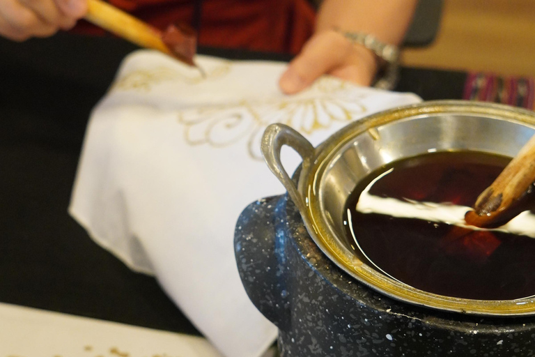 Jakarta: 1-Hour Batik Workshop with Local Instructor