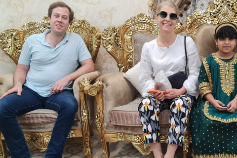 Omani Hospitality: Authentic Family Dinner Experience