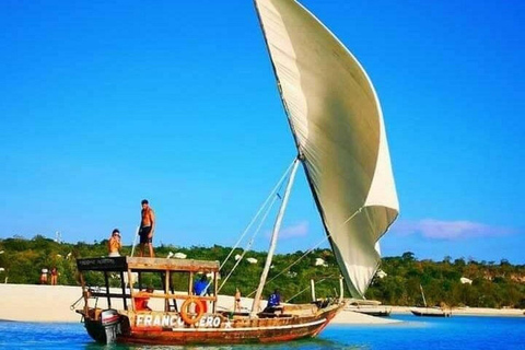 زنجبار: جولة خاصة في جزيرة منيمبا المرجانيةجولة خاصة بدون استلام أو توصيل من الفندق بدون غداء