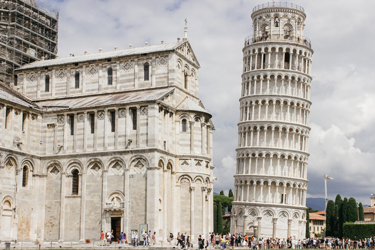 Ontdek de kathedraal, het baptisterium en de scheve toren van Pisa