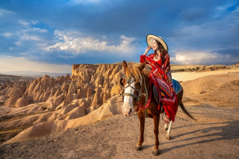 Cappadocië: paardrijden met zonsopgang- en zonsondergangoptiePaardrijden overdag - 1 uur