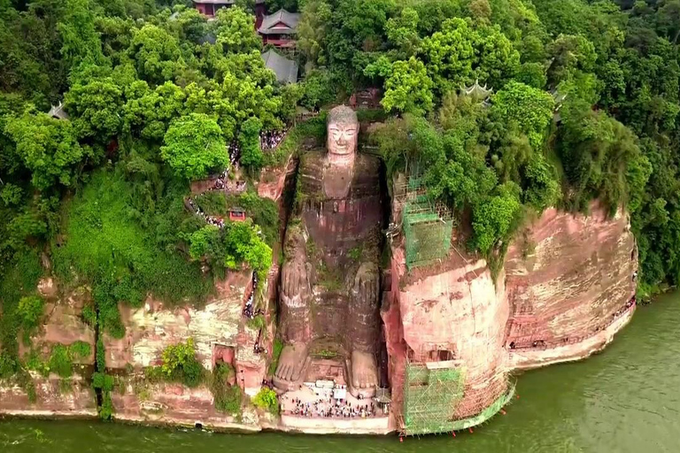 Chengdu: Private Day Tour to the Leshan Giant Buddha Basic Tour with Guide and Transfer - No ticket no food