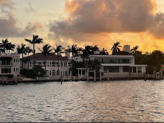 Miami : croisière en bateau avec vue sur les toits, les demeures des millionnaires et Miami Beach
