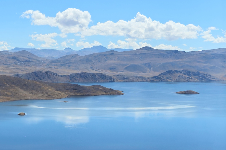 Puno - Chivay Route among Lagoons, Vicuñas, and Volcanoes Route between Lagoons, Vicuñas and Volcanoes Puno - Chivay