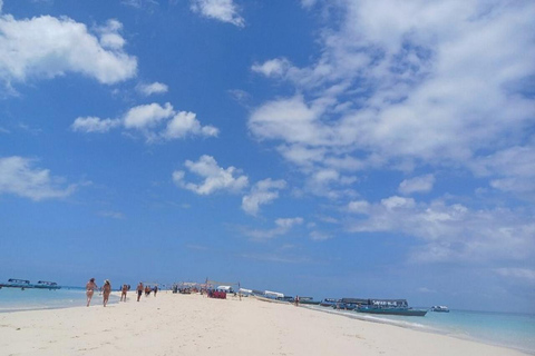 زنجبار: جولة خاصة في ضفة نيانجي الرملية مع غداء من المأكولات البحرية.جولة بدون خدمة النقل من الفندق