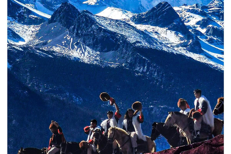 Lijiang: Yulong Snow Mountain, Blue Moon Valley & Show Yakniuping Cableway + "Impression Lijiang" live performance