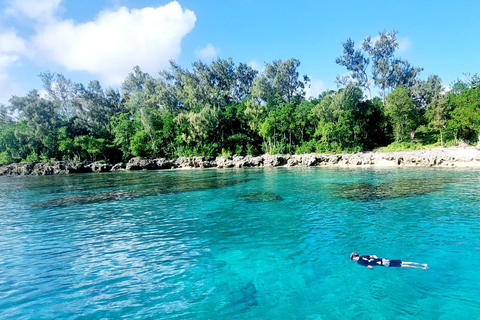 Watersports Port Vila: Triple Reef Snorkeling Adventure Port Vila: Triple Reef Snorkeling Adventure