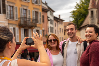 Annecy: tour gastronomico per piccoli gruppi con pasto completo locale