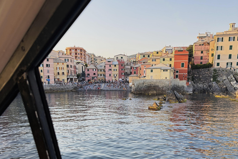 Genoa: Sunrise Boat Tour to Boccadasse with Live Concert