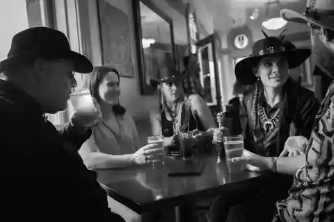Spirits With The Spirits, Tournée des pubs hantés