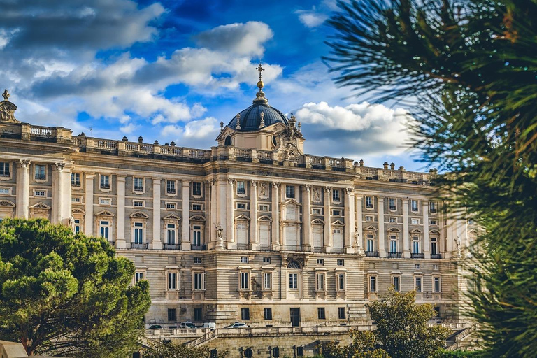 Madrid: Tour guidato del Palazzo Reale con salto della fila