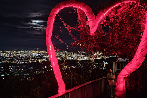 San José: Walk inside themed caves and dine at a viewpoint