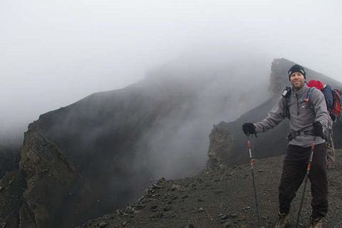 Esplora la nostra escursione di 3 giorni sul Monte Meru da Arusha