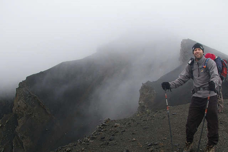 Esplora la nostra escursione di 3 giorni sul Monte Meru da Arusha