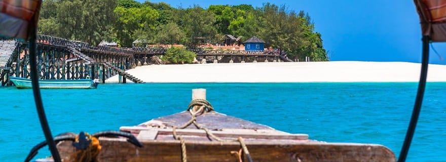 Pause déjeuner, visite de Mnemba, baignade avec les tortues, plage de Kendwa