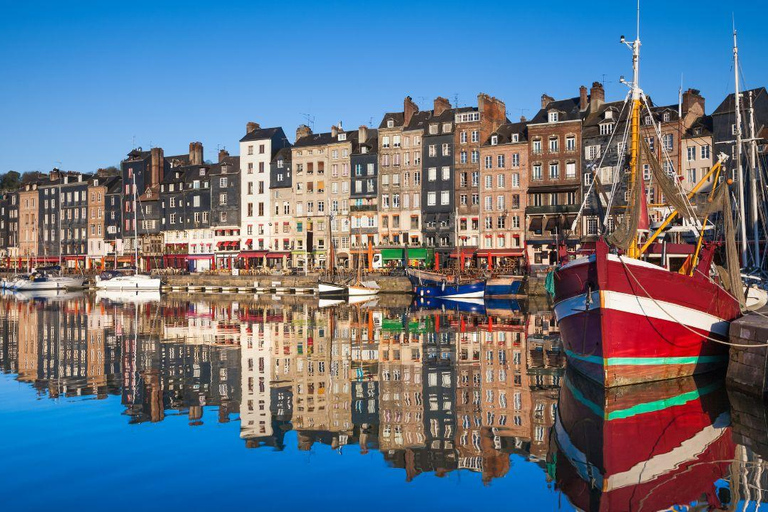 Guided tour of Honfleur: dive into the heart of its history Guided tour of Honfleur: dive into its history