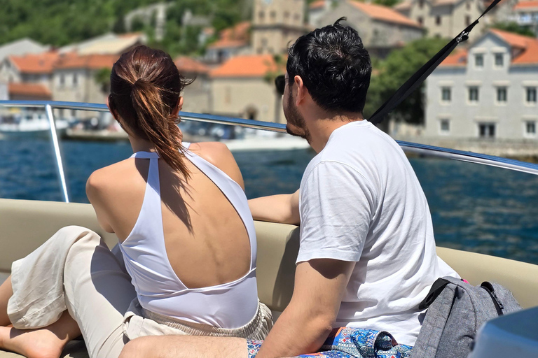 Tour en barco a la Cueva Azul, la Dama de las Rocas y Mamula