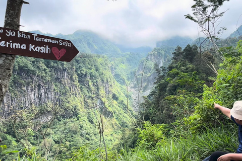 Yogyakarta: Kalitalang-Merapi Hike & Prambanan Tour
