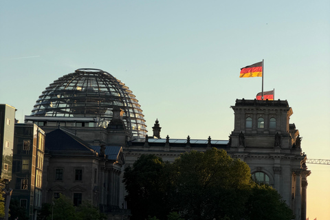 Berlin Night Walking Tour - Iconic Illuminated Landmarks Private Berlin Sunset Walking Tour - Iconic Landmarks