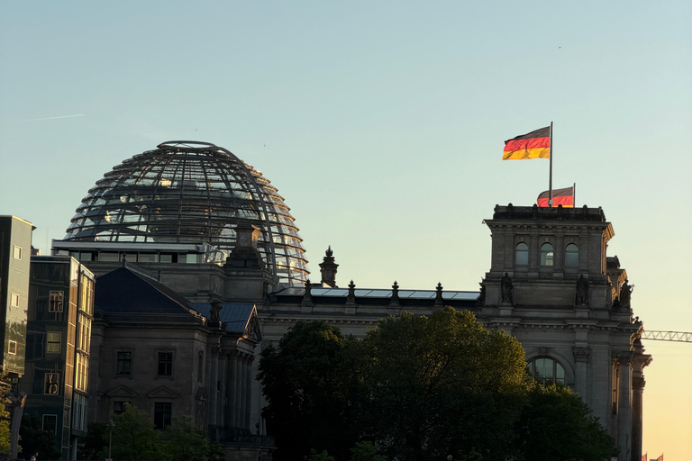 Berlin Night Walking Tour - Iconic Illuminated Landmarks Private Berlin Sunset Walking Tour - Iconic Landmarks