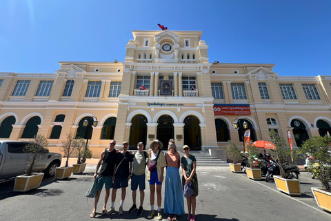 بنوم بنه: جولة فنون الشارع والطعام مع خدمة التوصيل والبيرة