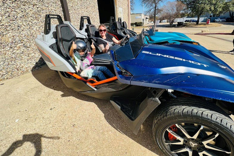 Arlington: Polaris Slingshot Rental with Unlimited Mileage Automatic slingshot + accessory