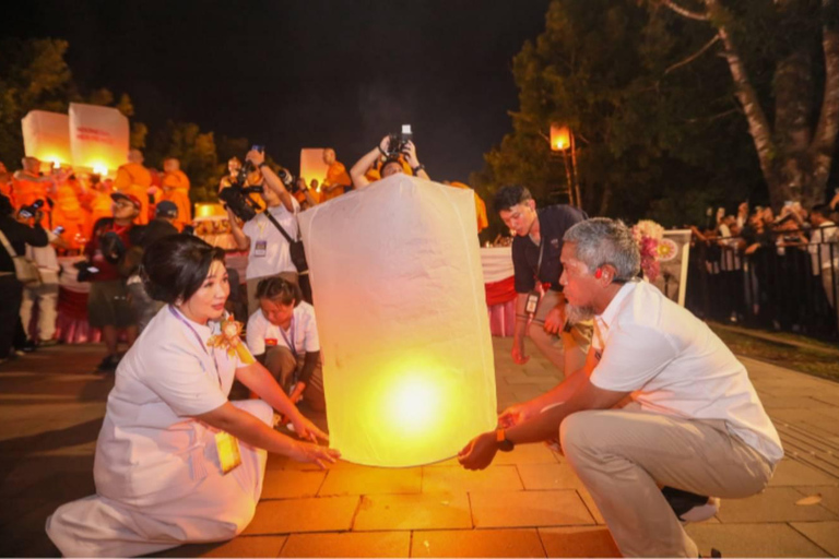 Borobudur Vesak Lantern 2026: Magical Night Tour