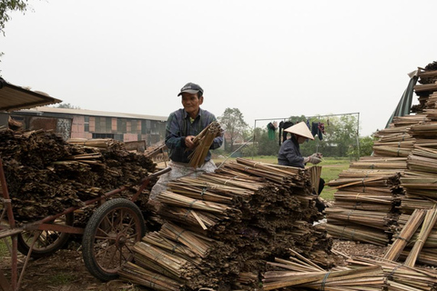 Hanoi: Quang Phu Cau Incense Village Photography Tour
