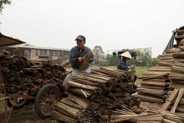 Hanoi: Quang Phu Cau Incense Village Photography Tour
